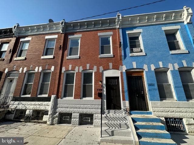 1336 N Hollywood Street photo 1