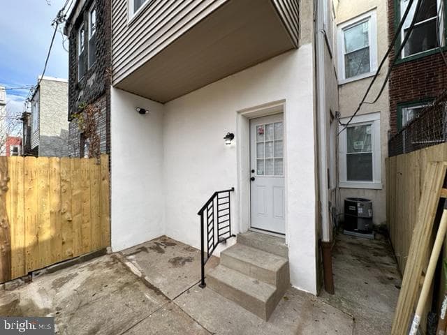 1336 N Hollywood Street photo 51