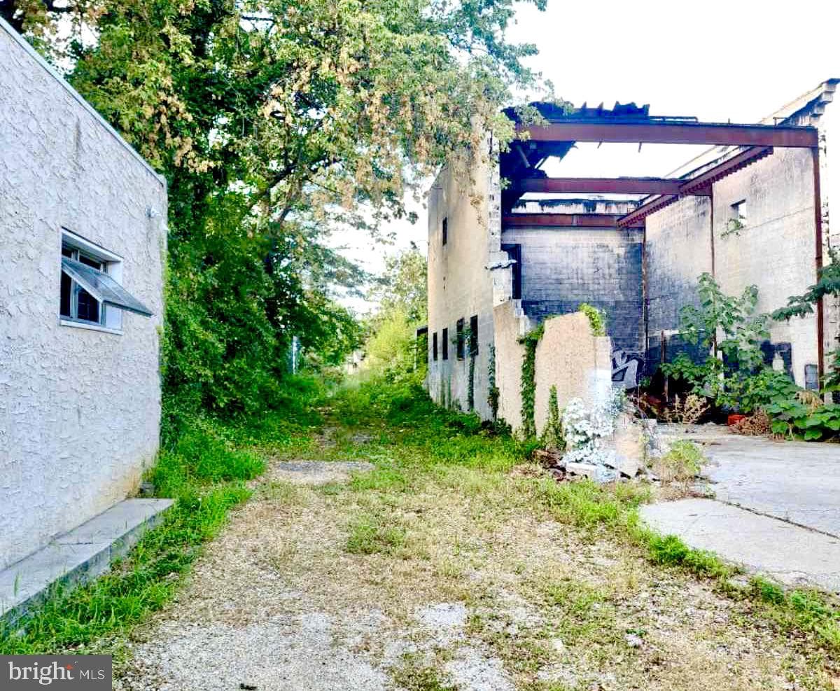 6235 Arch Street photo 2