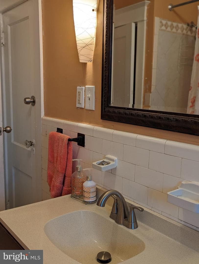 5324 Diamond Street photo 20