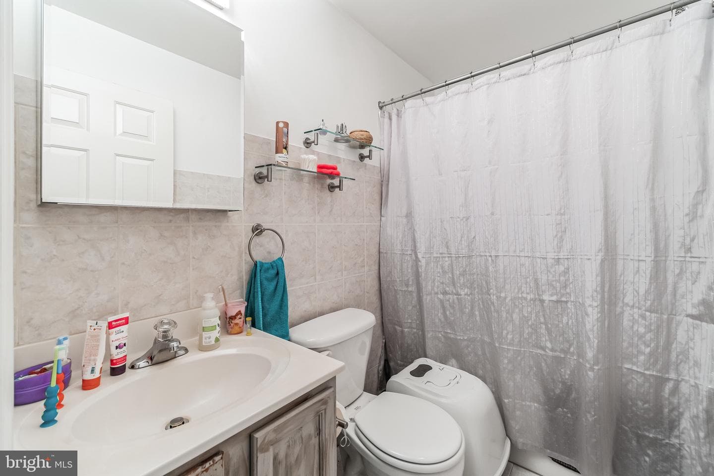 3572 Edgemont Street photo 22