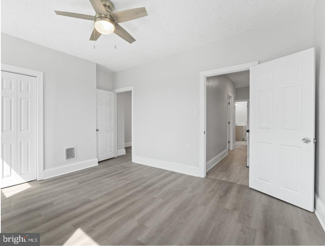 5511 N Fairhill Street photo 25