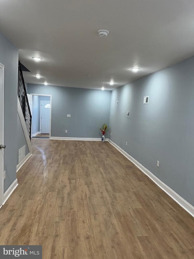 5518 Larchwood Avenue photo 3