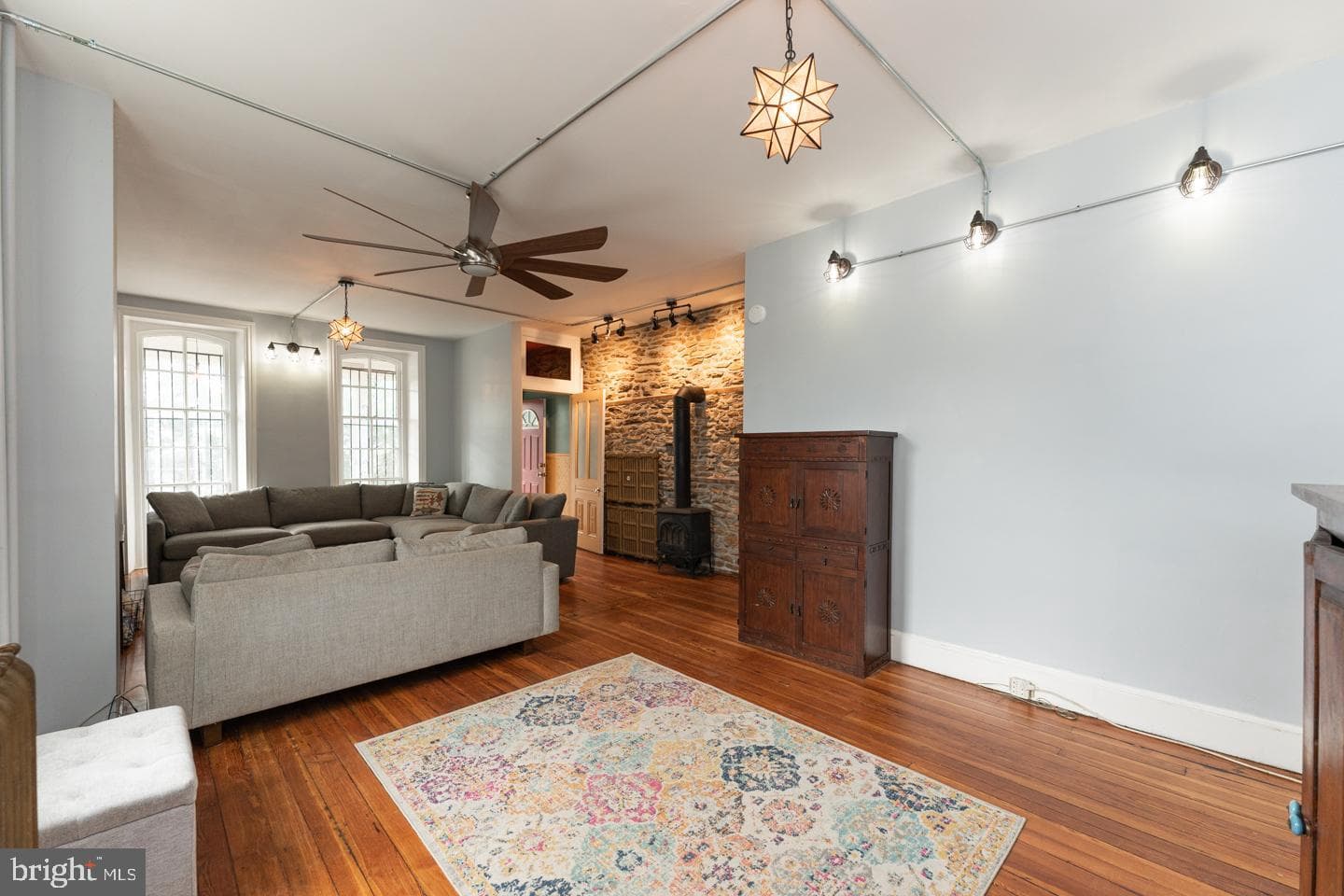 3401 Ainslie Street photo 11