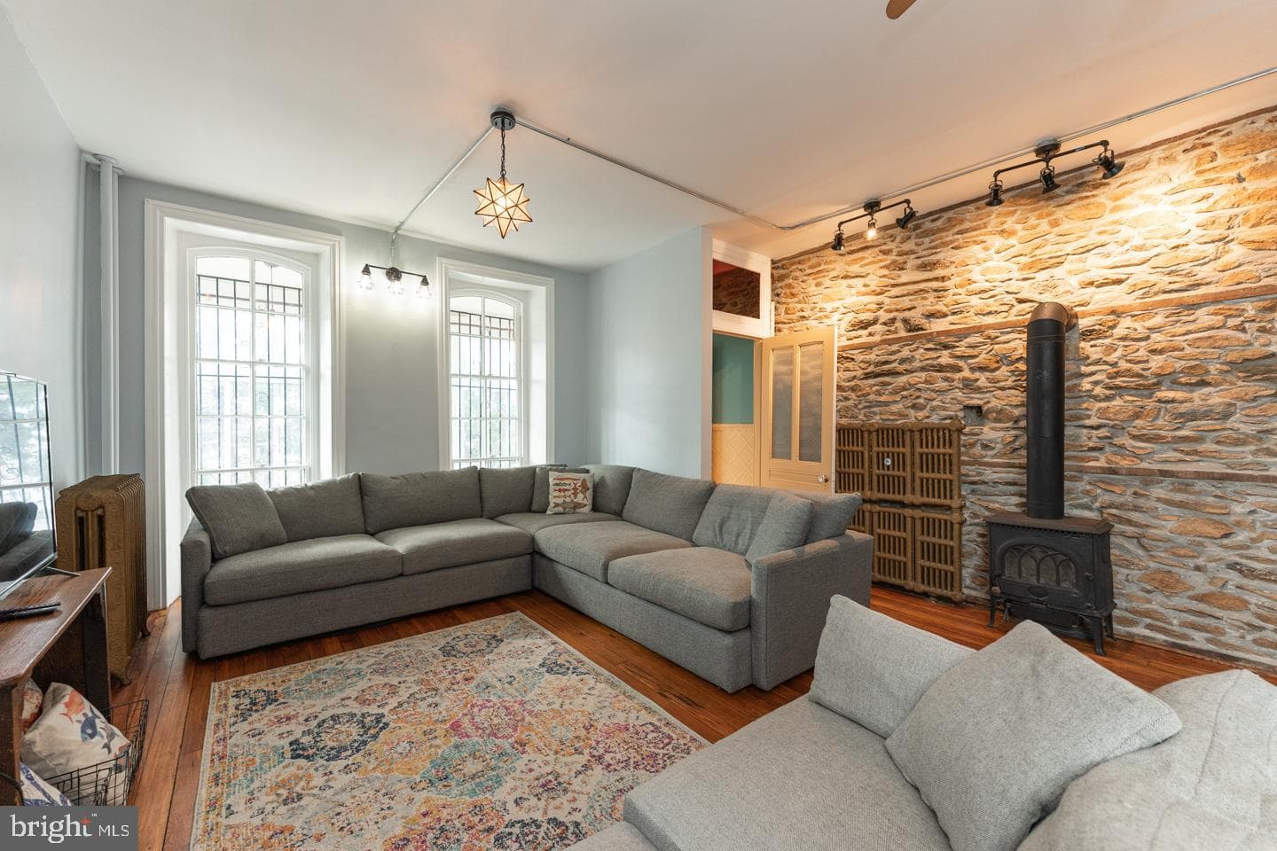 3401 Ainslie Street photo 16