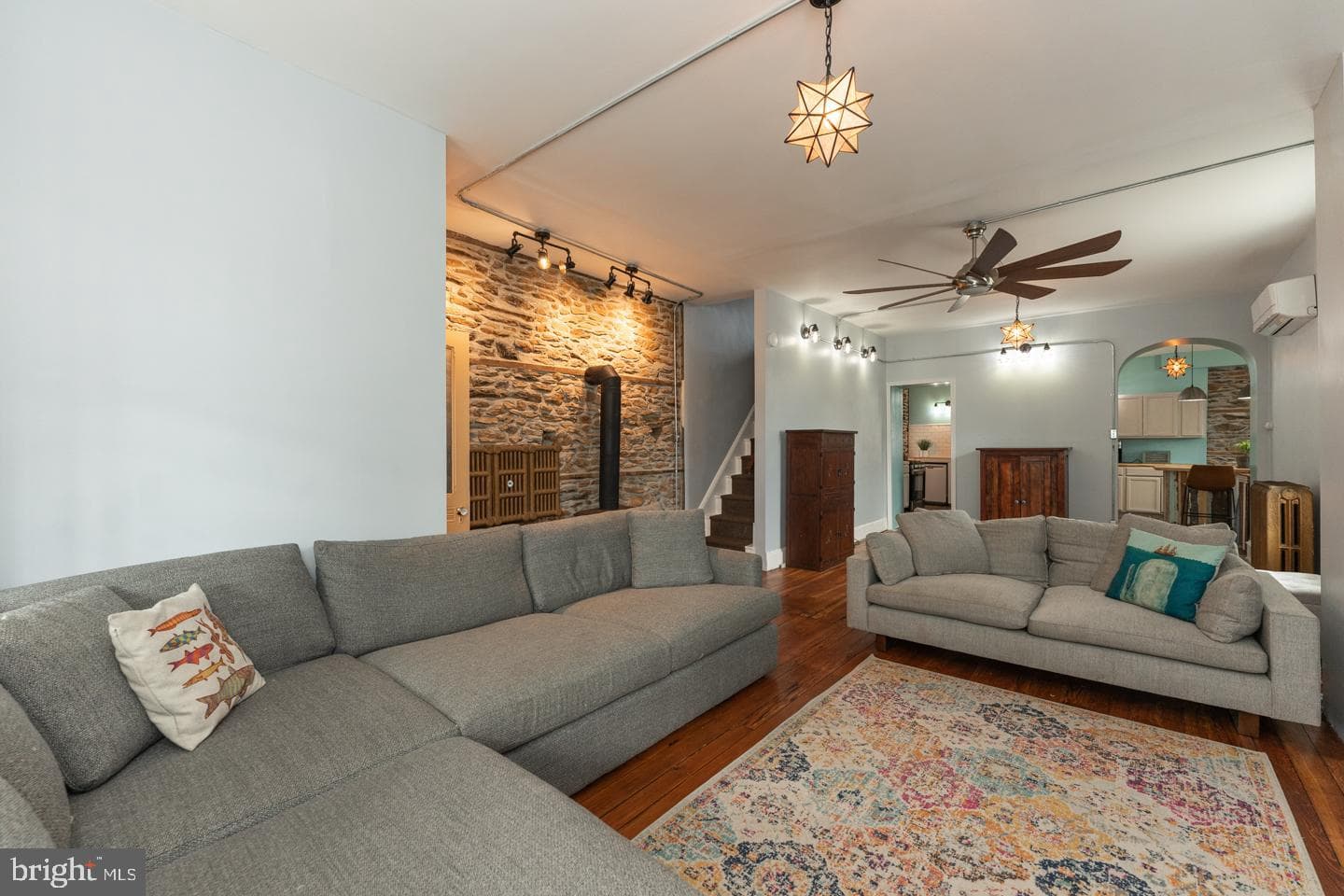 3401 Ainslie Street photo 17