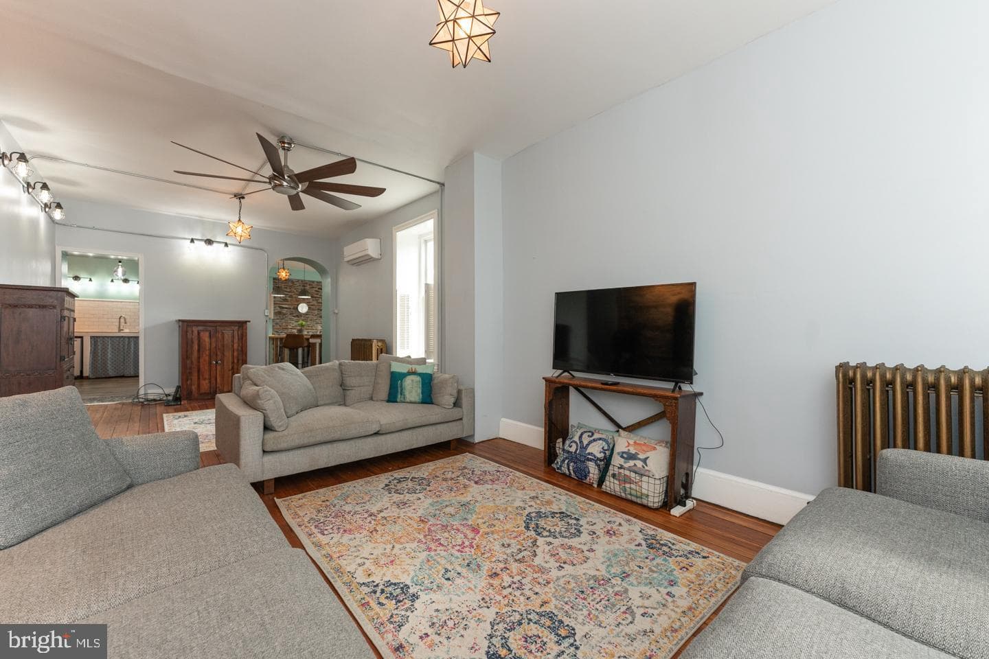 3401 Ainslie Street photo 18