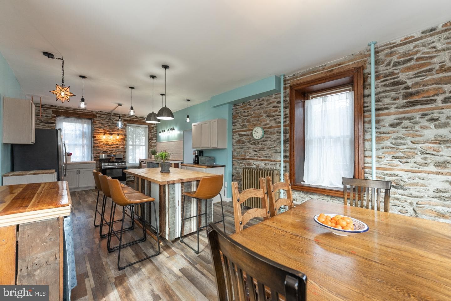 3401 Ainslie Street photo 26