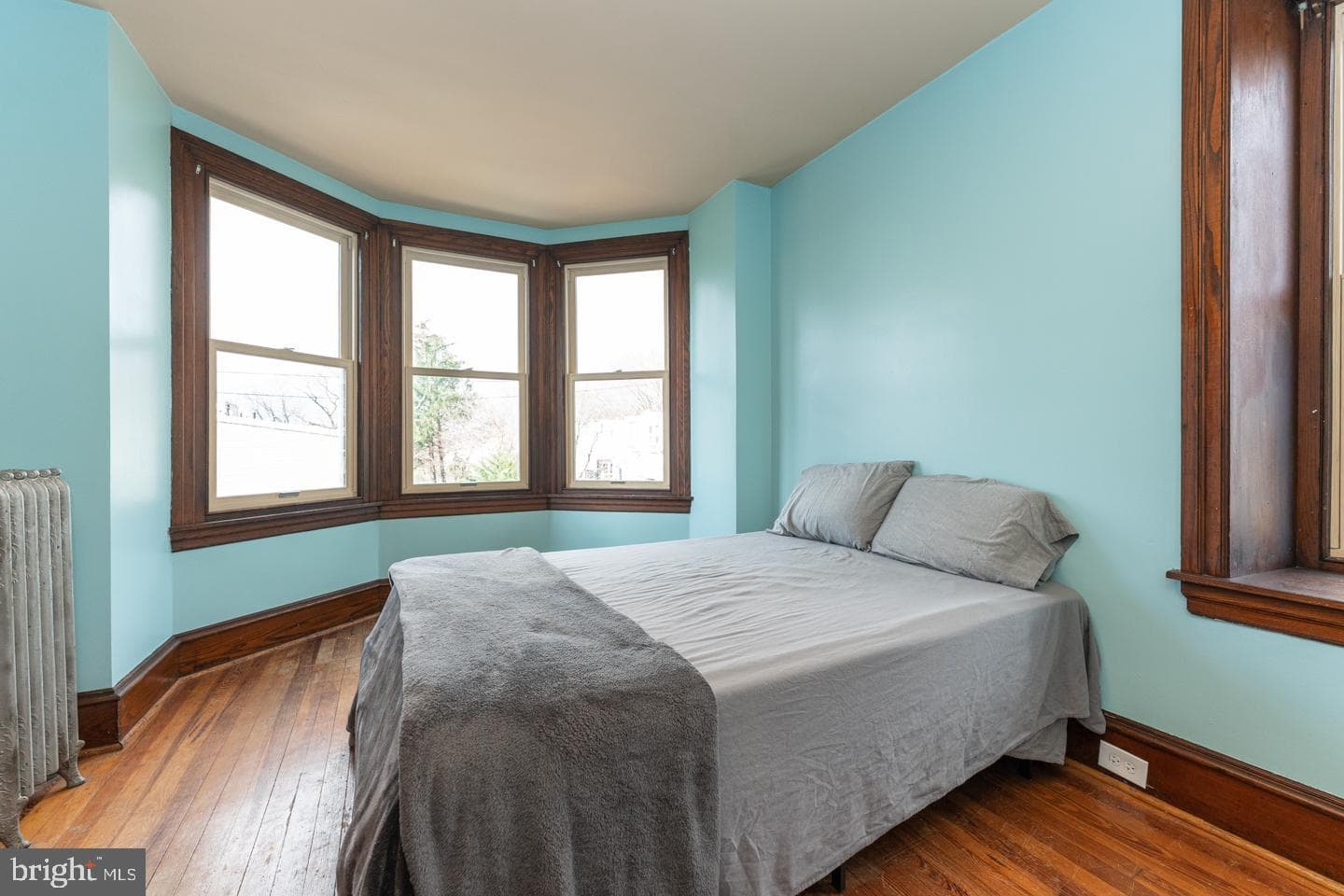3401 Ainslie Street photo 32
