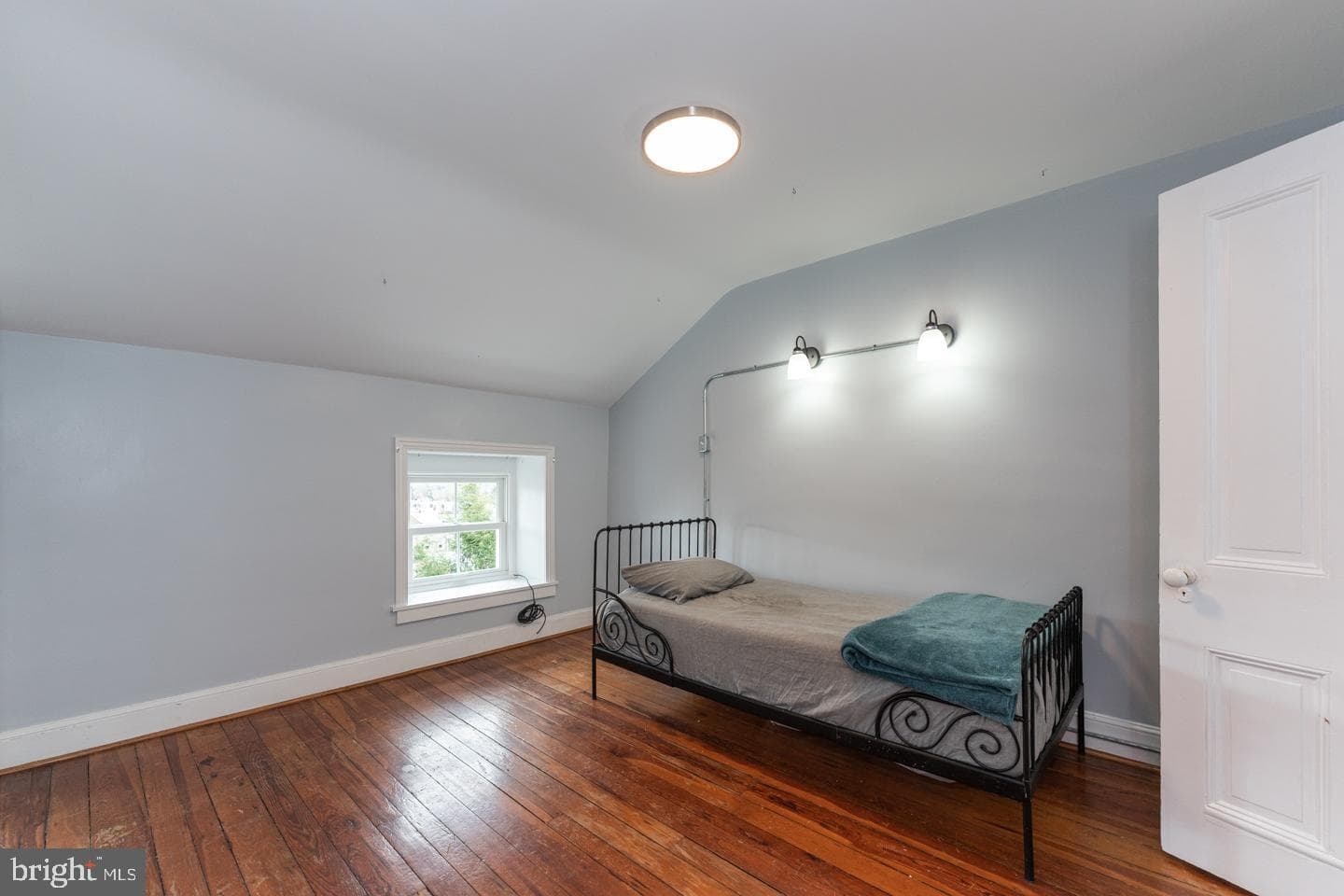 3401 Ainslie Street photo 54