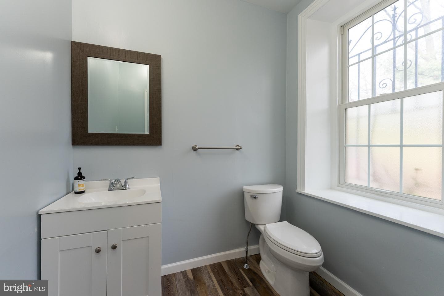 3401 Ainslie Street photo 6
