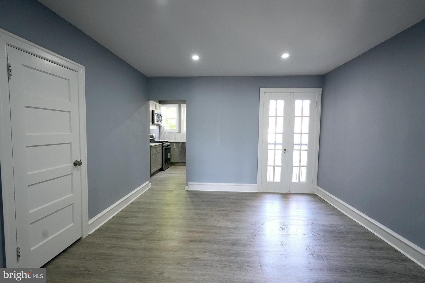 1149 Bridge Street photo 6