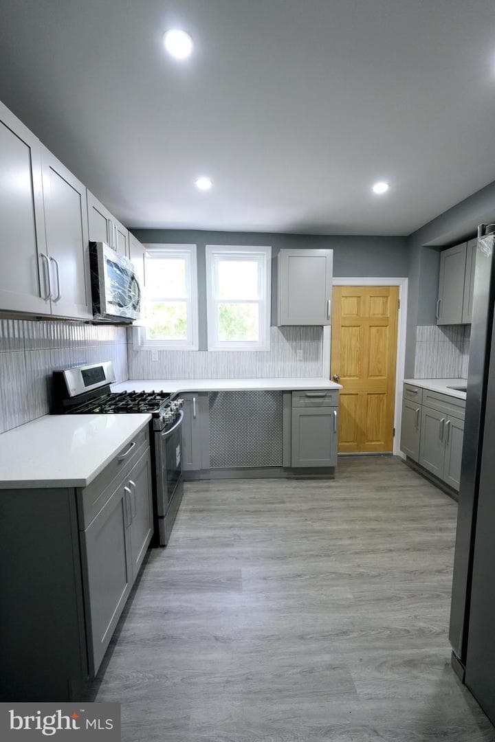 1149 Bridge Street photo 7