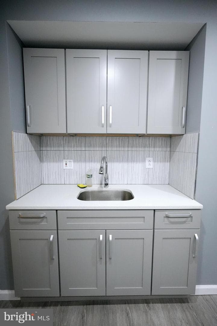 1149 Bridge Street photo 9