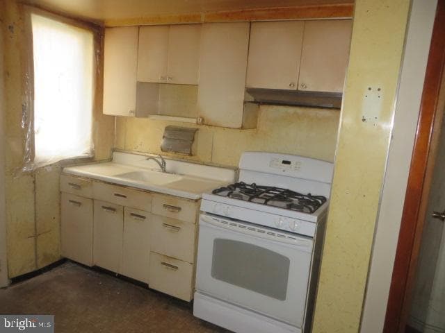 747 Clymer Street photo 5