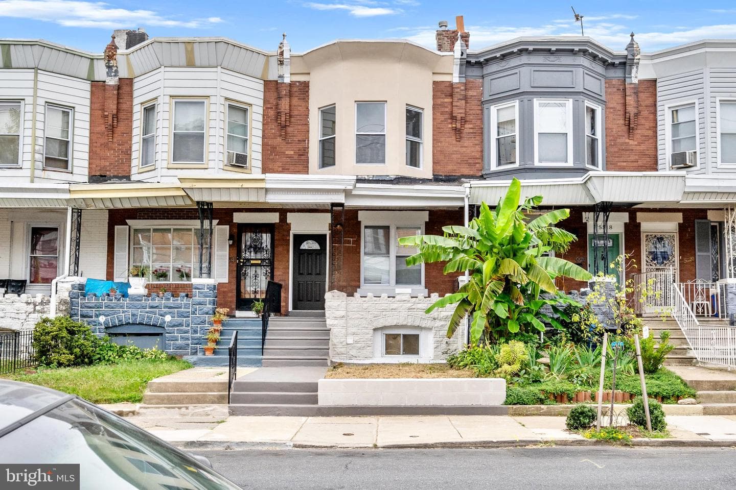 5516 Catharine Street photo 1