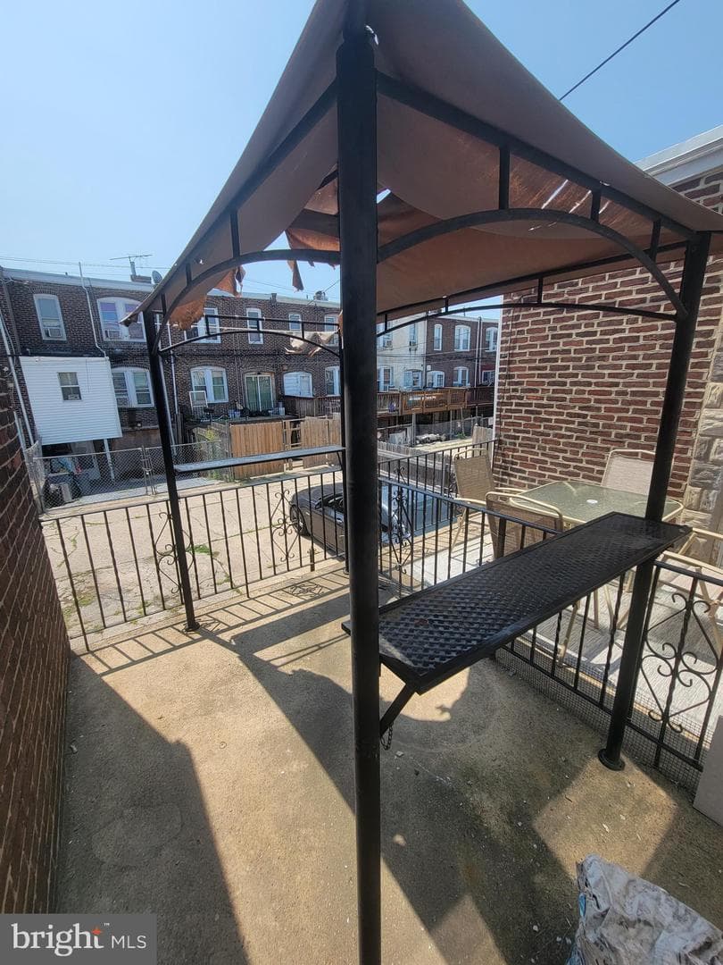 5243 Burton Street photo 15
