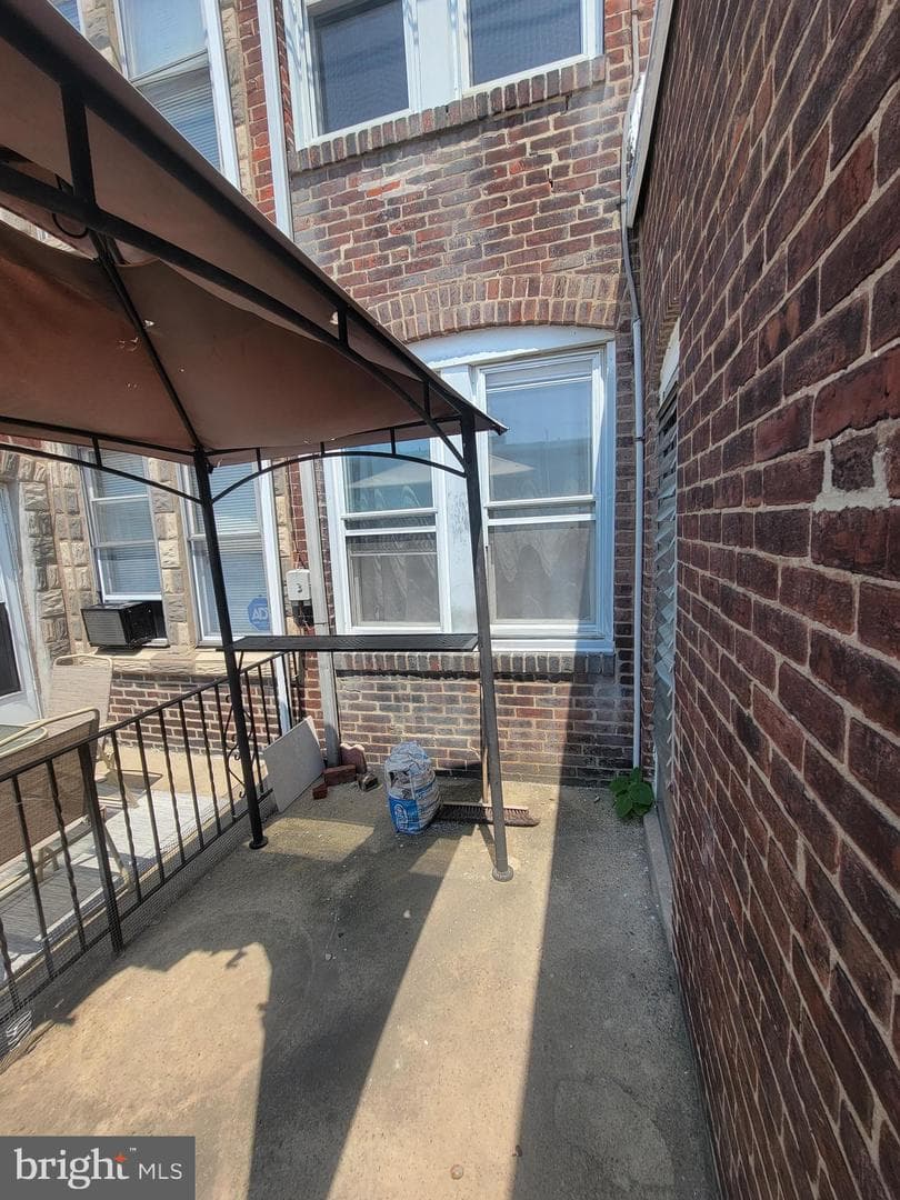 5243 Burton Street photo 16