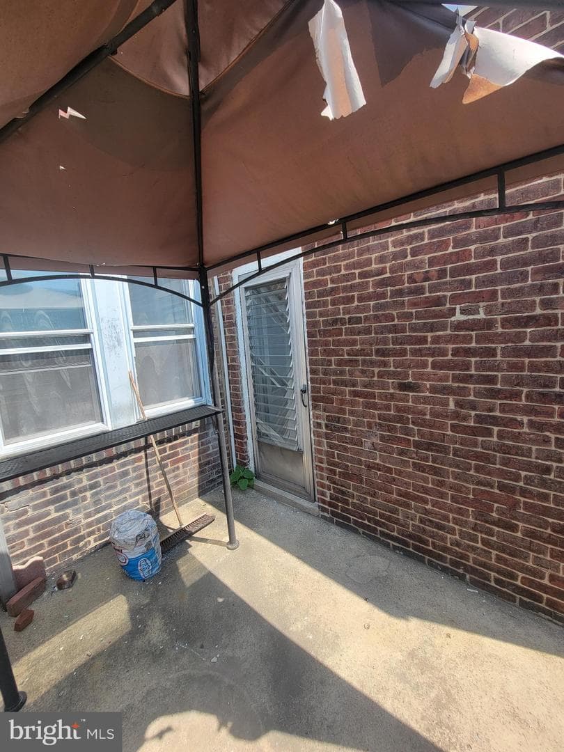 5243 Burton Street photo 17
