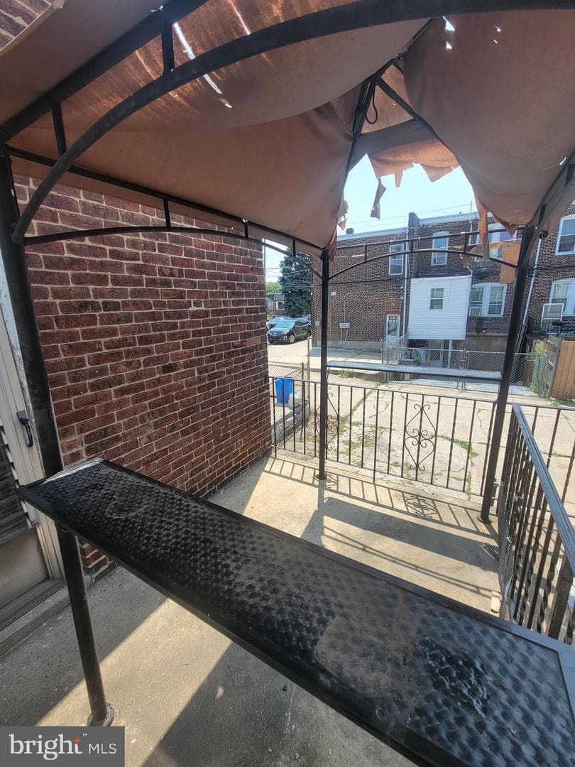 5243 Burton Street photo 18