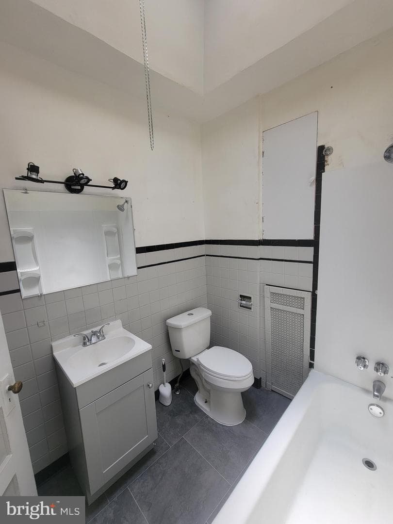 5243 Burton Street photo 44
