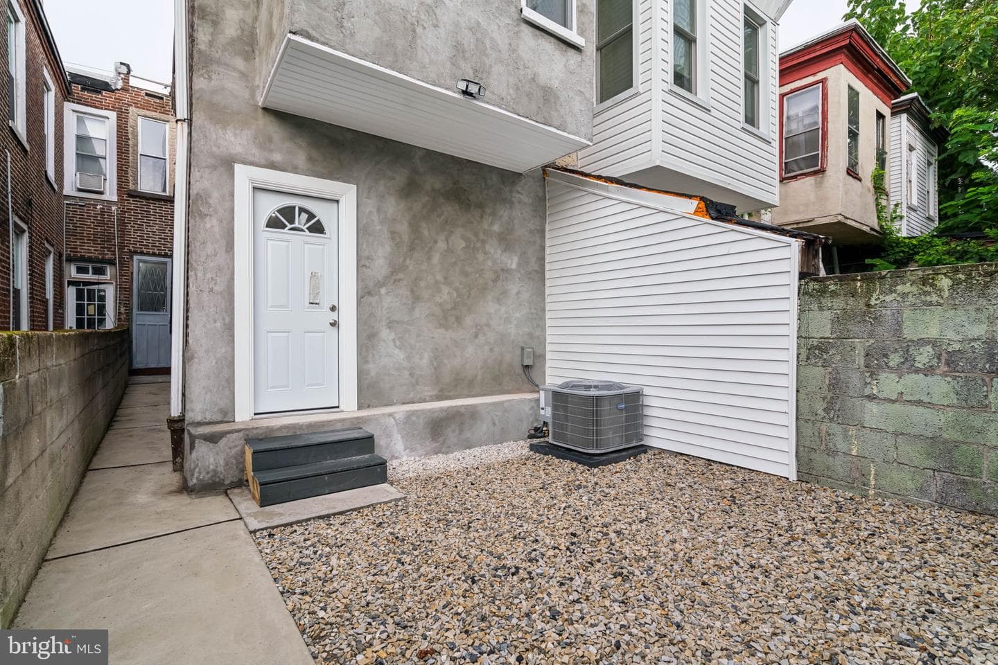 2433 N 17th Street photo 10
