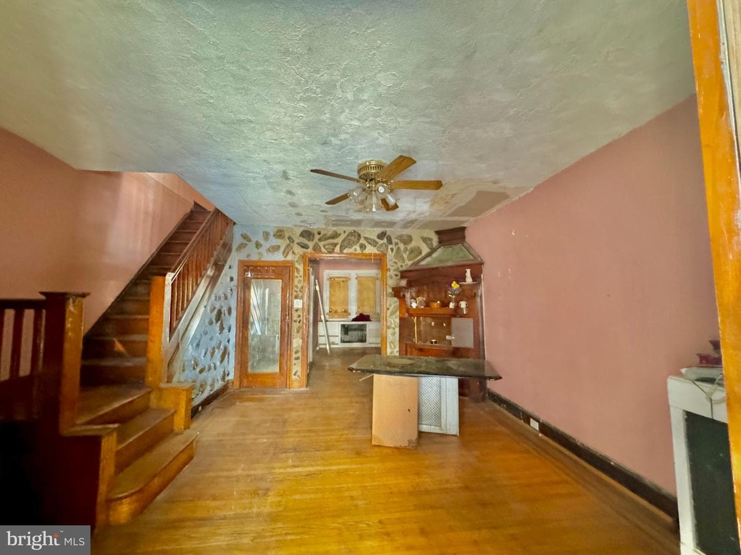 512 S Yewdall Street photo 2