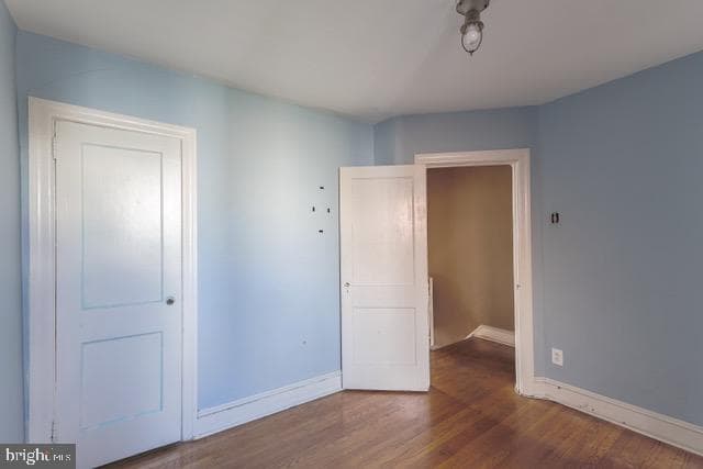 5946 Kemble Avenue photo 9