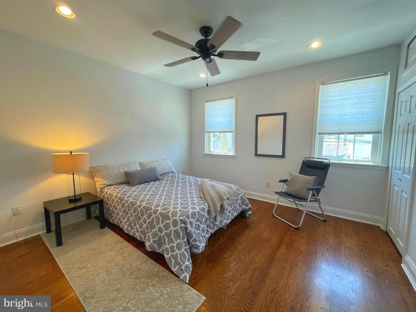 2739 E Madison Street photo 12