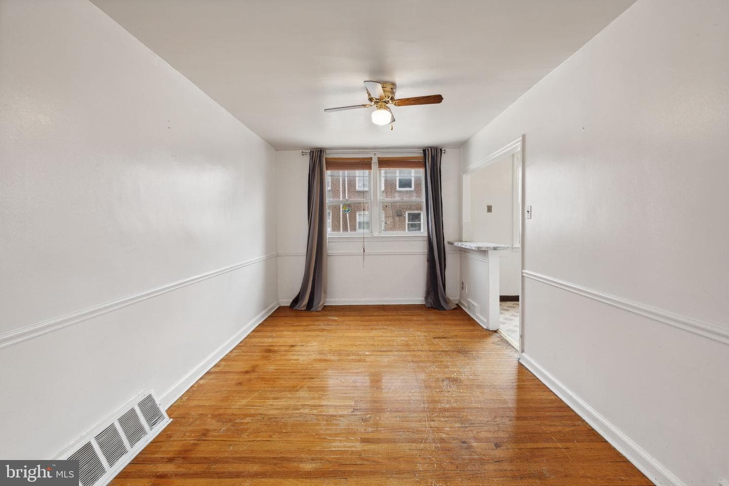 6325 Elmhurst Street photo 8