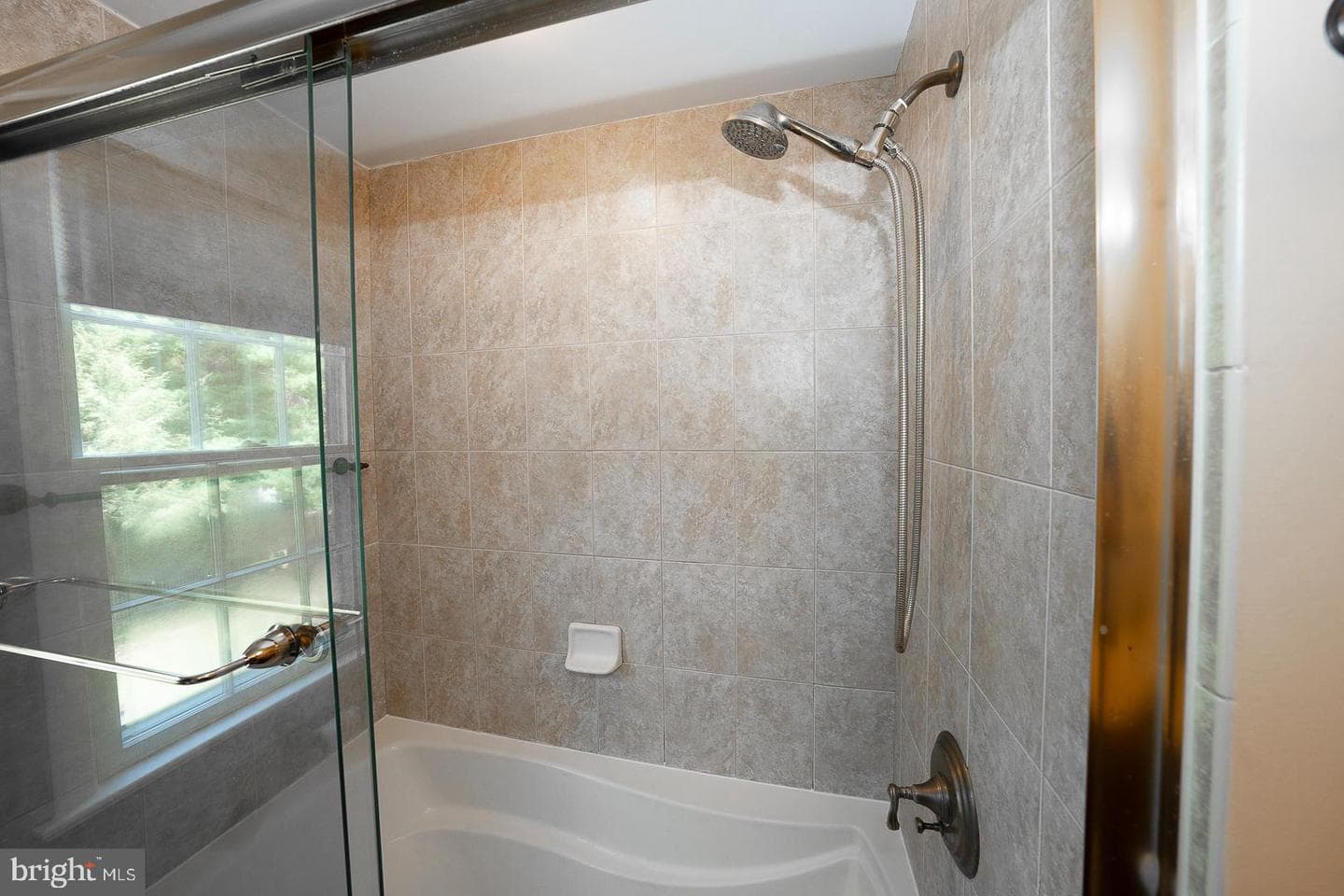539 W Moreland Avenue photo 15