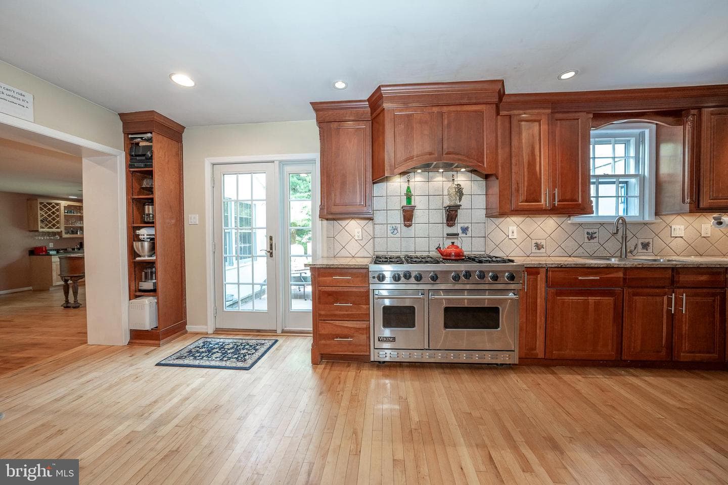 539 W Moreland Avenue photo 6