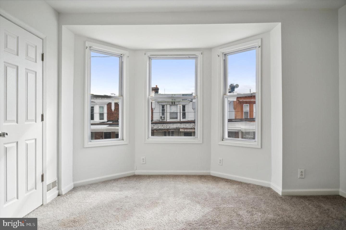 5459 Pine Street photo 17