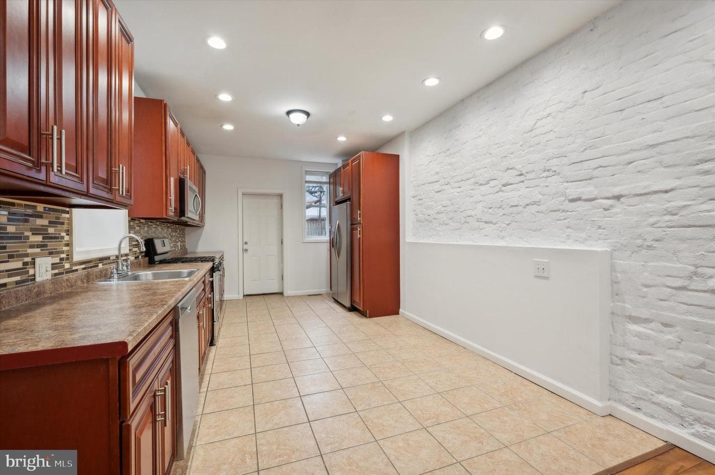 5459 Pine Street photo 3