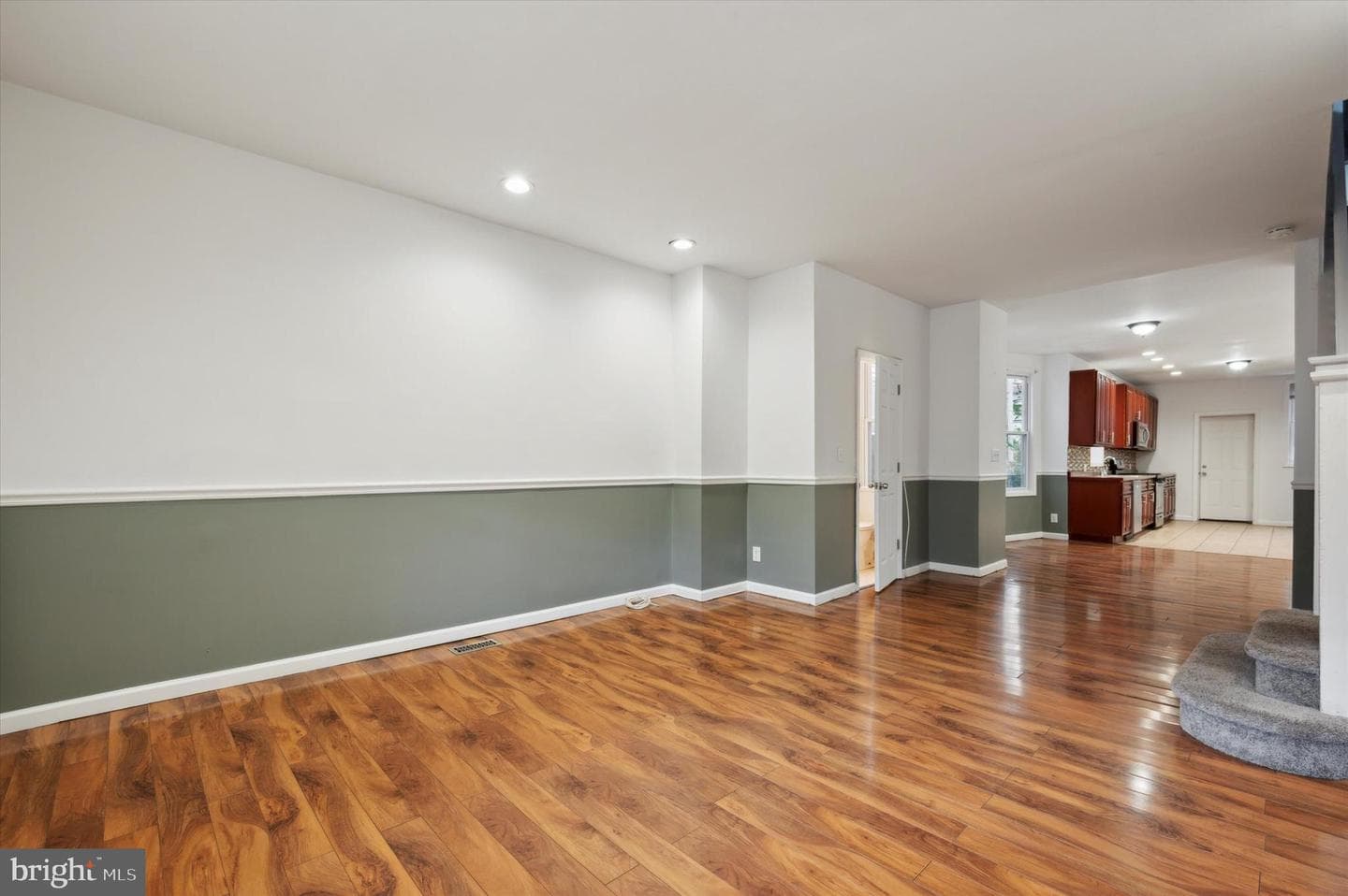 5459 Pine Street photo 7
