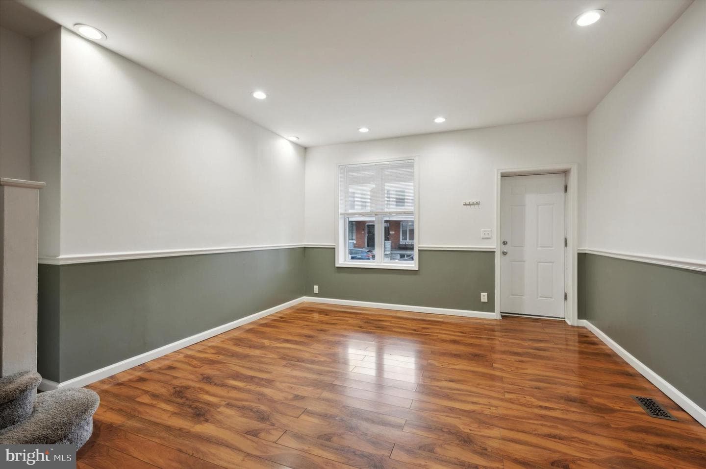 5459 Pine Street photo 8