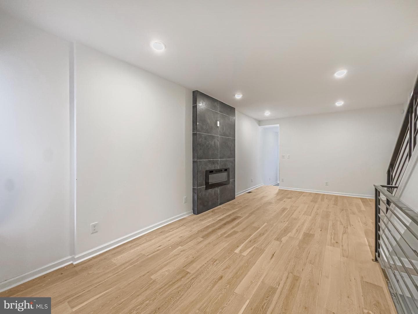 239 N Farson Street photo 13