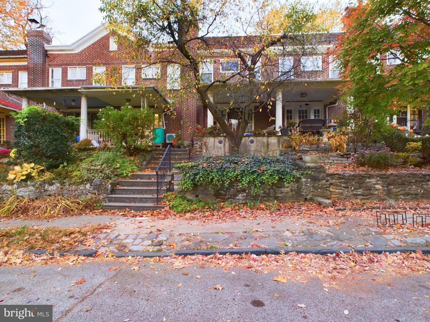 6132 McCallum Street photo 1