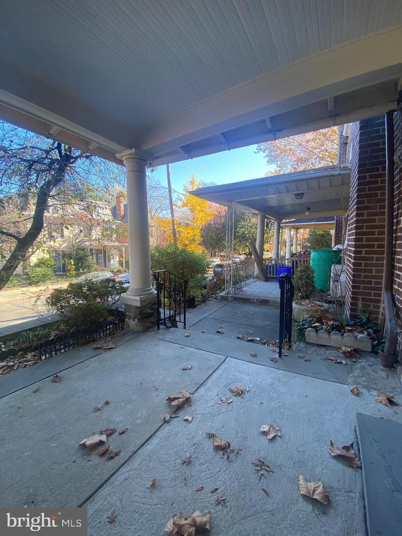 6132 McCallum Street photo 8