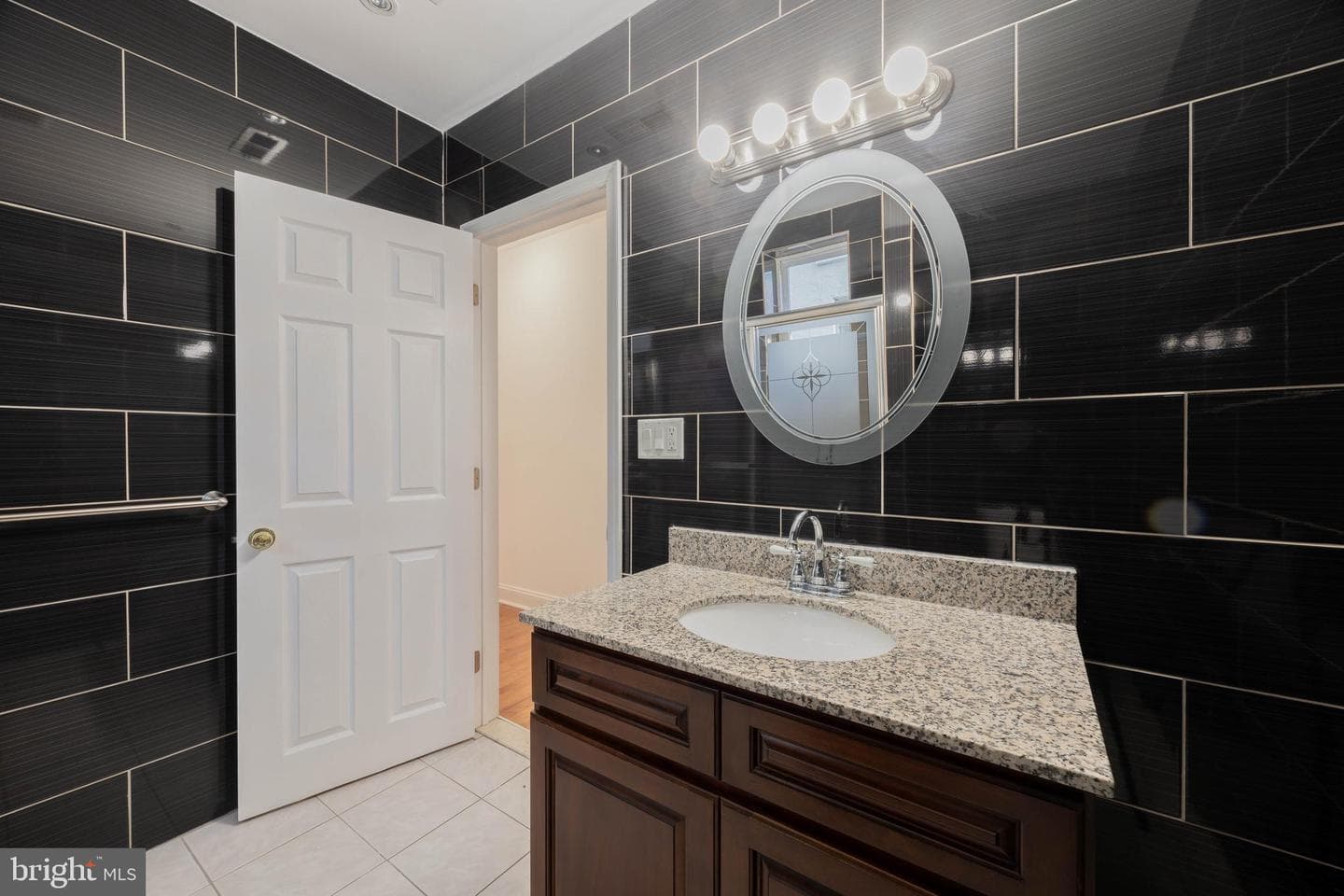 1737 Mifflin Street photo 11