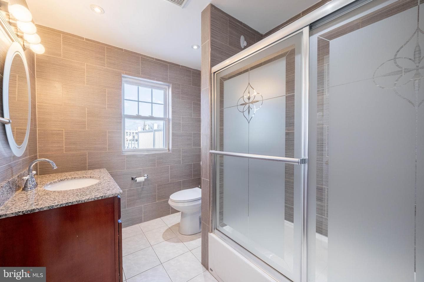 1737 Mifflin Street photo 4