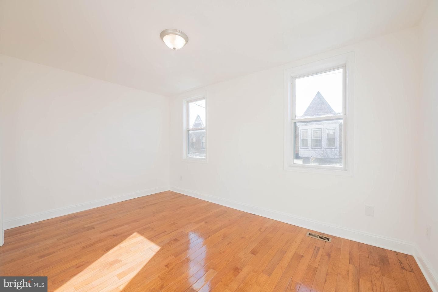1737 Mifflin Street photo 9