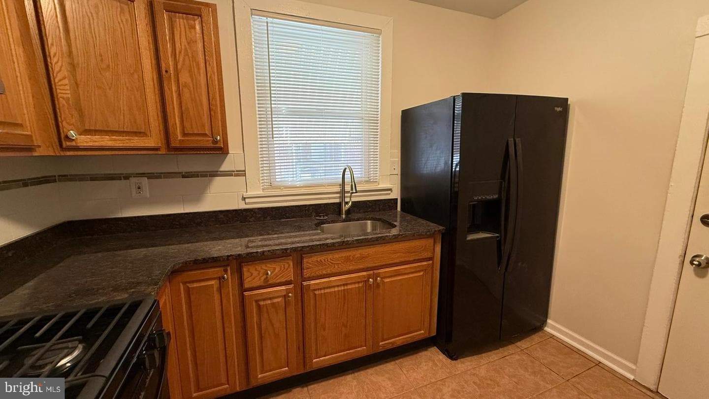 938 Anchor Street photo 23