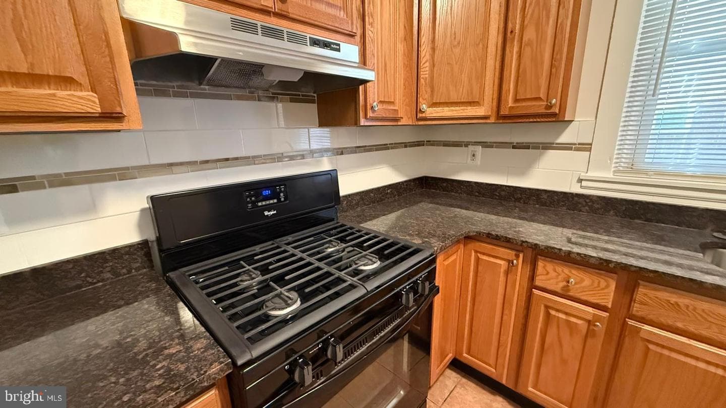 938 Anchor Street photo 26