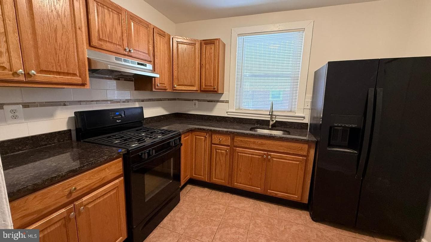 938 Anchor Street photo 27