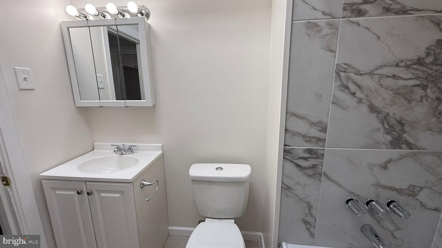 938 Anchor Street photo 29