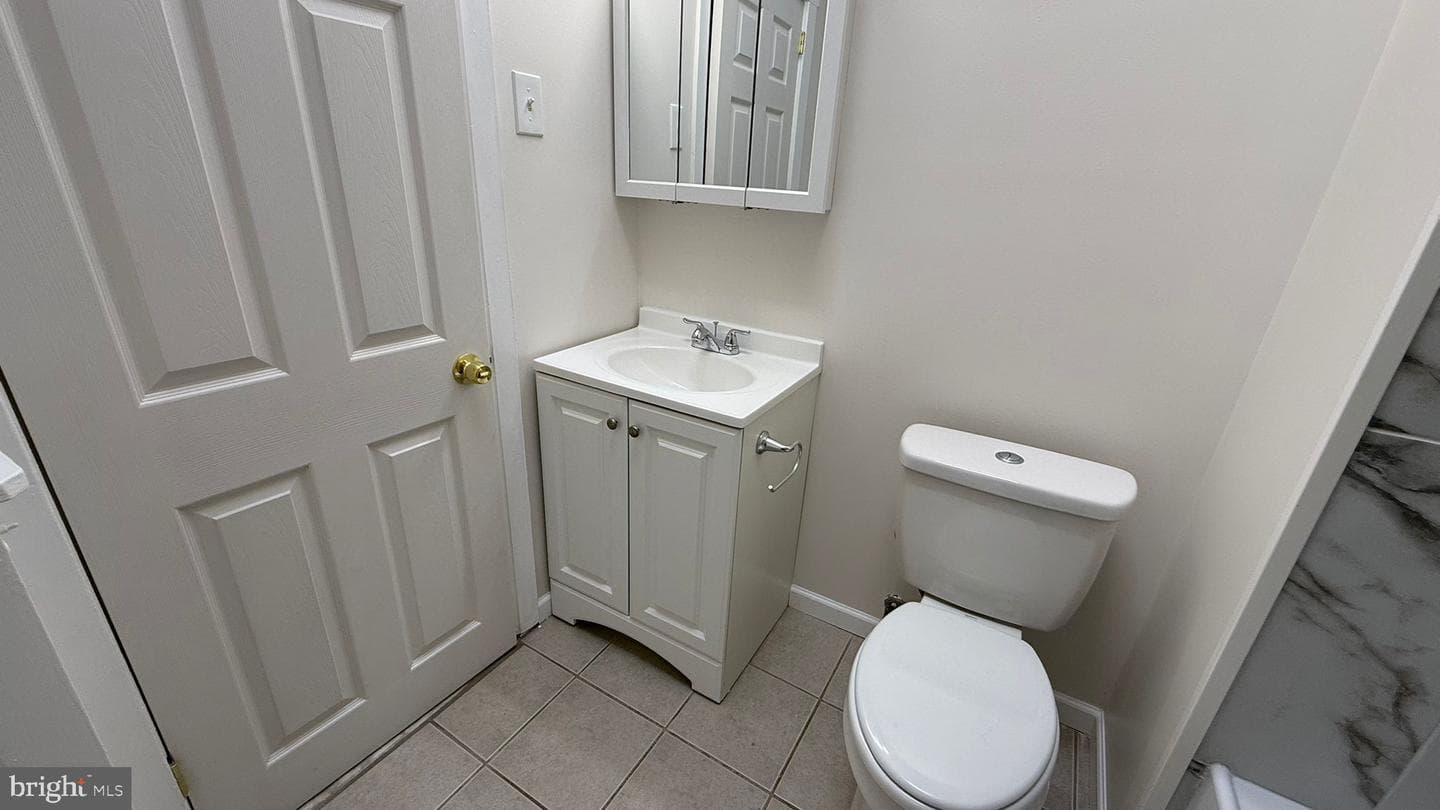 938 Anchor Street photo 34
