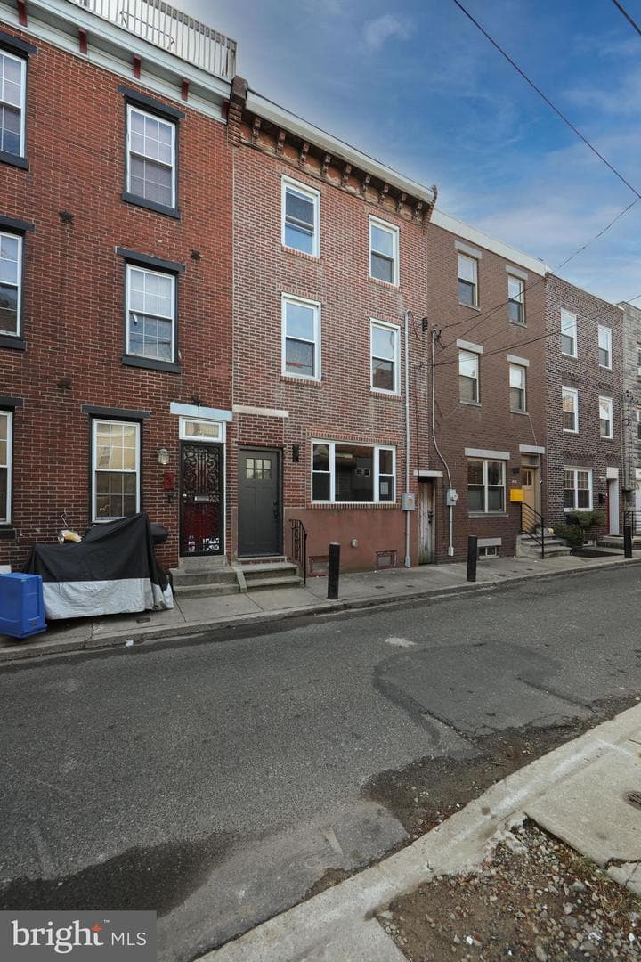 832 League Street photo 25