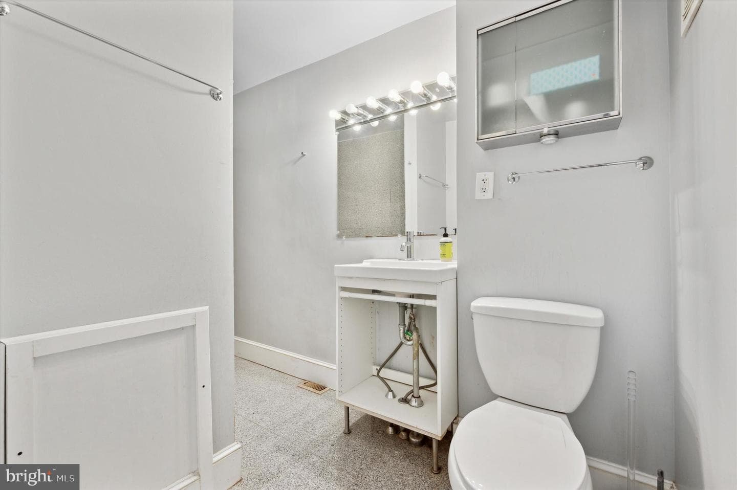 1215 N Taney Street photo 12