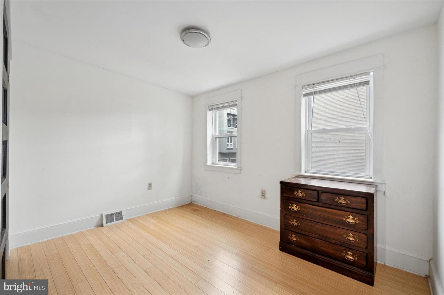 1215 N Taney Street photo 14